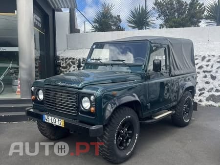 Land Rover Defender 90 SW 2.4 CRD S