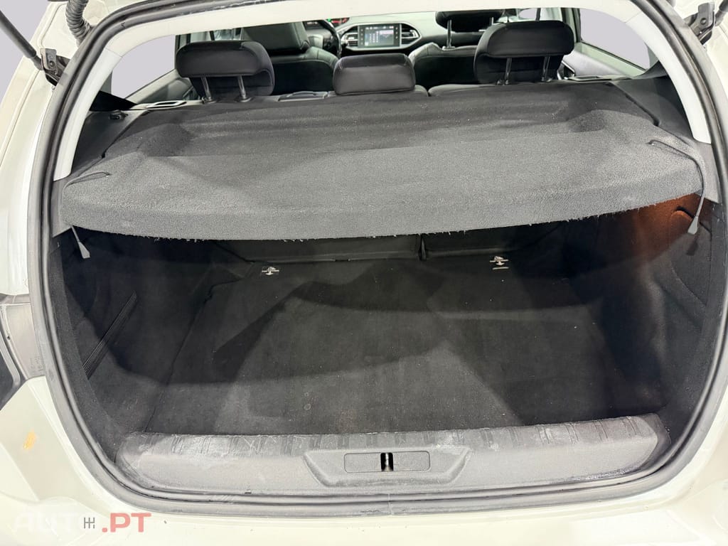 Peugeot 308 1.2  Feline
