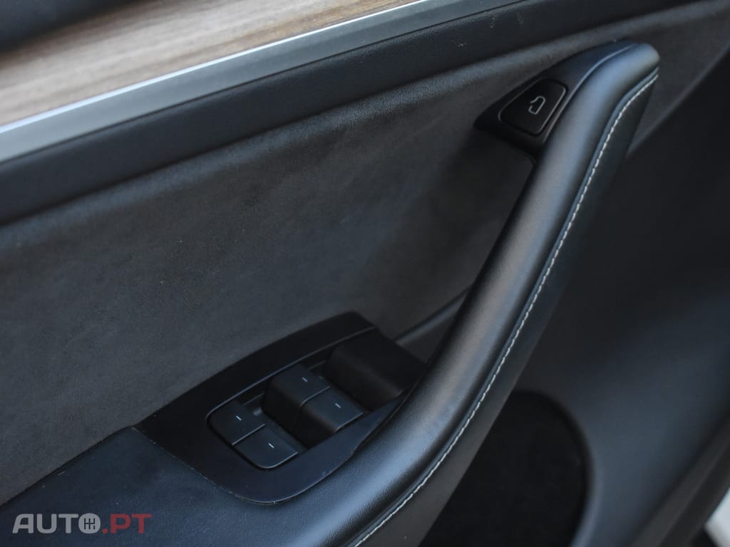 Tesla Model Y Performance Tração Integral