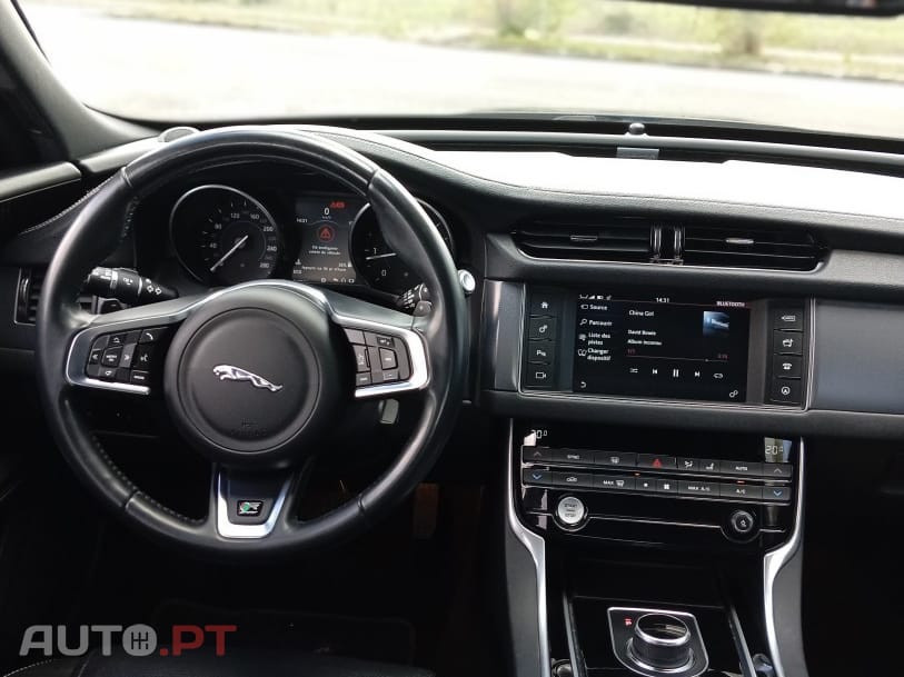 Jaguar XF 2.0 D R SPORT BVA 8 180CV COM EXTRAS
