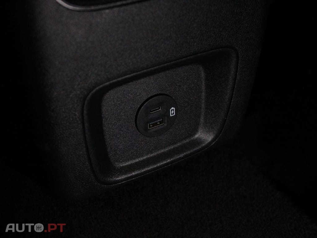 Ford Kuga 1.5 TDCI ECOBLUE TITANIUM I.V.A DEDUTÍVEL