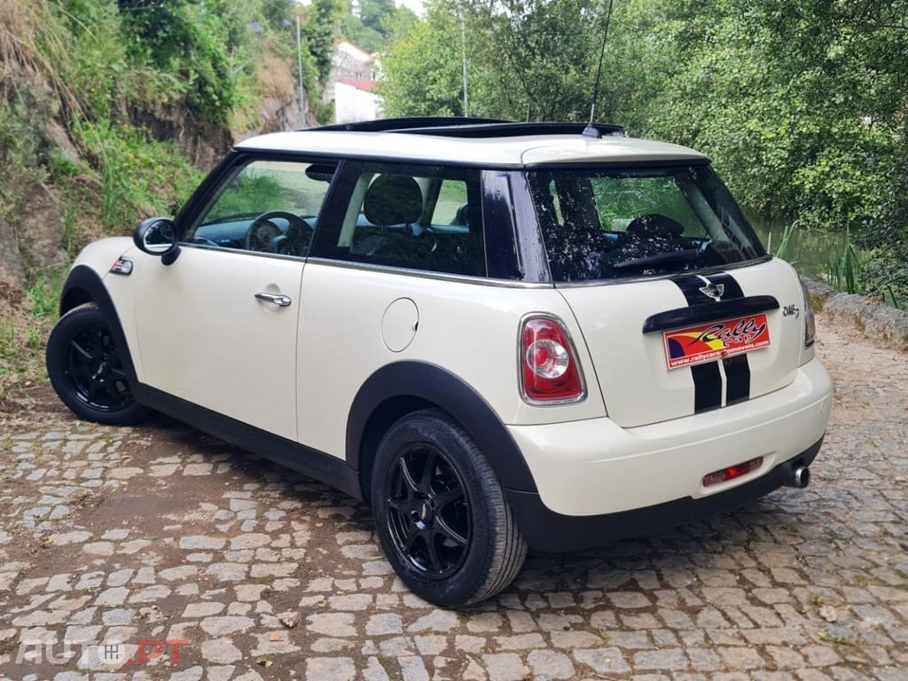 MINI Cooper Cooper D