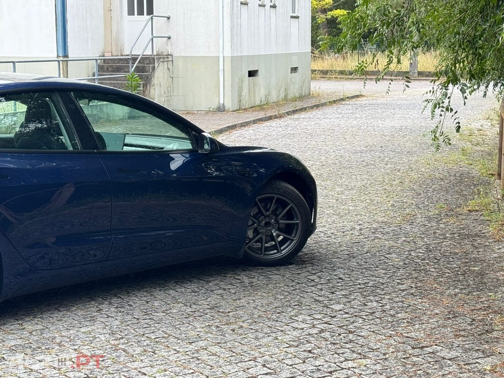 Tesla Model 3 Standard Range Plus RWD