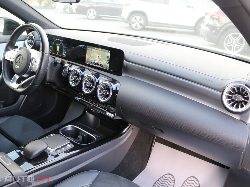 Mercedes-Benz A 250 e AMG Line