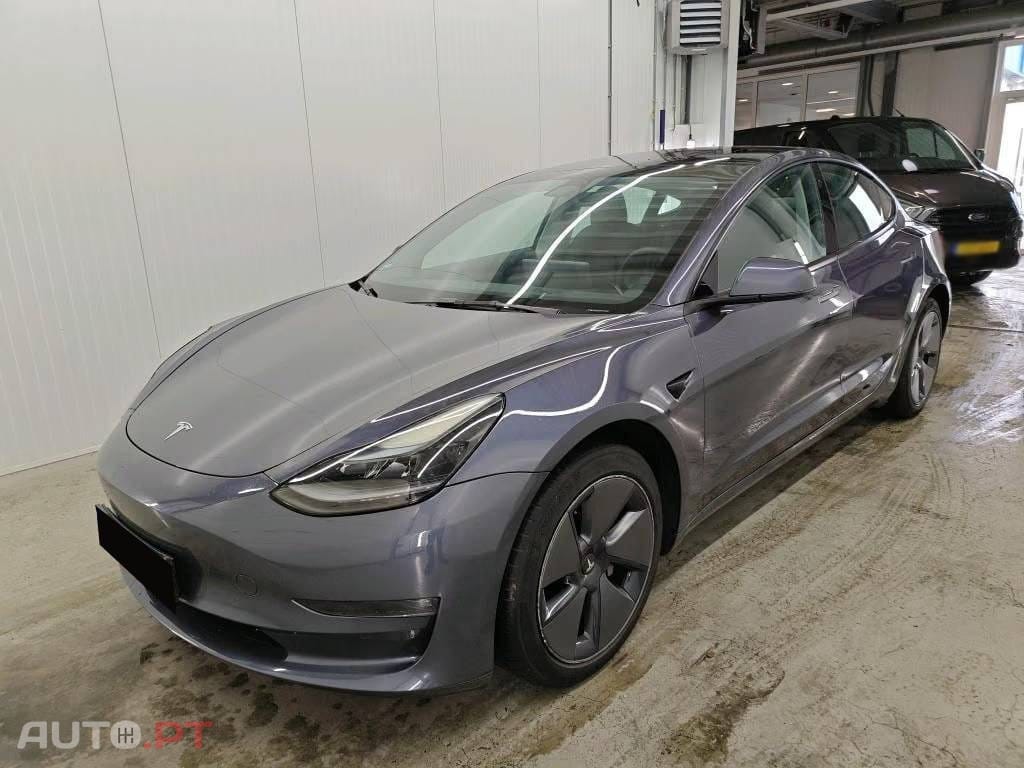 Tesla Model 3 Long-Range AWD