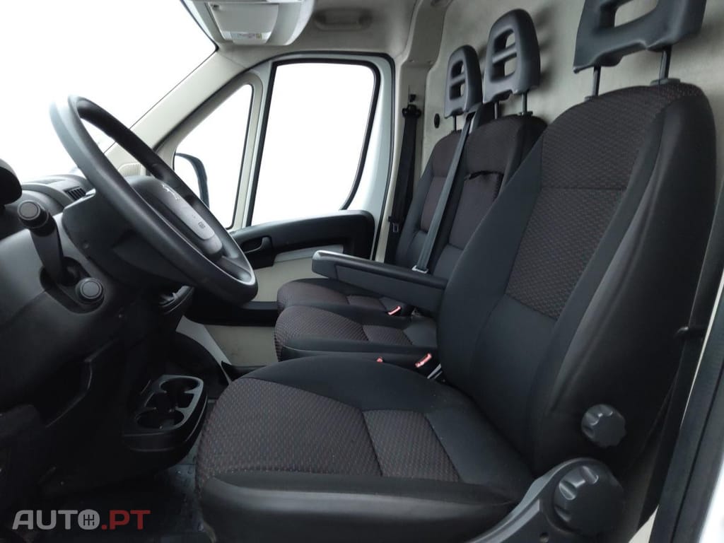 Peugeot Boxer 2.0 BlueHDi 335 L3H3 Premium