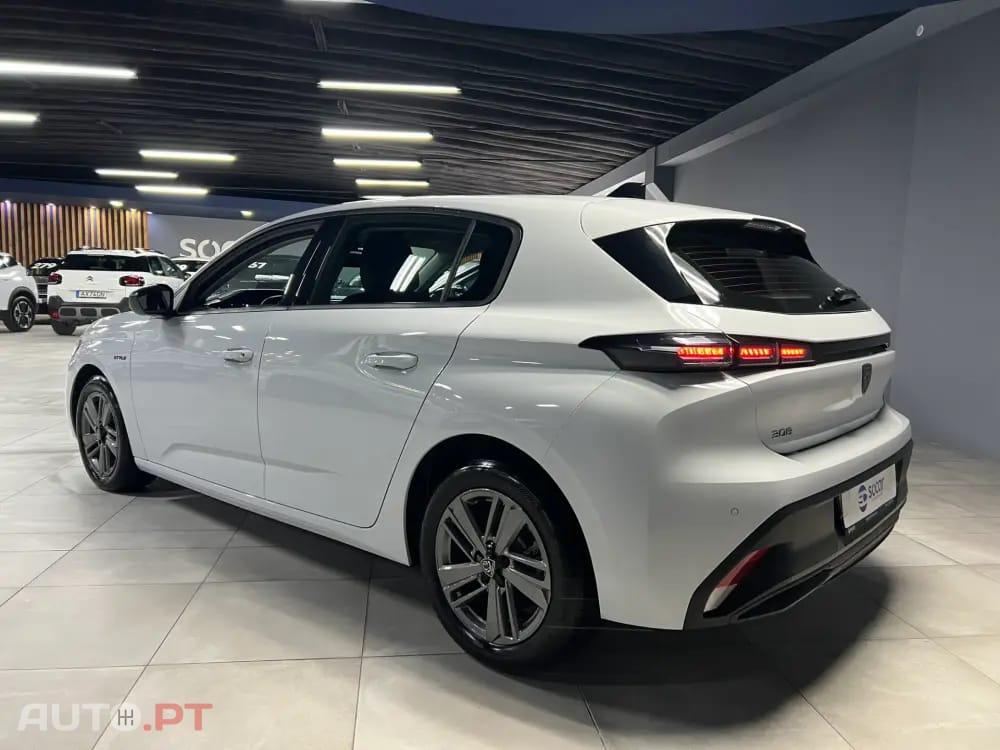 Peugeot 308 1.2 Hybrid Style e-DCS6