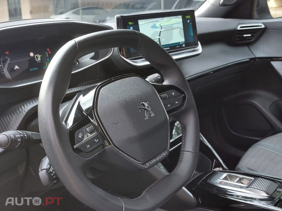 Peugeot E-2008 50 kWh Allure Pack