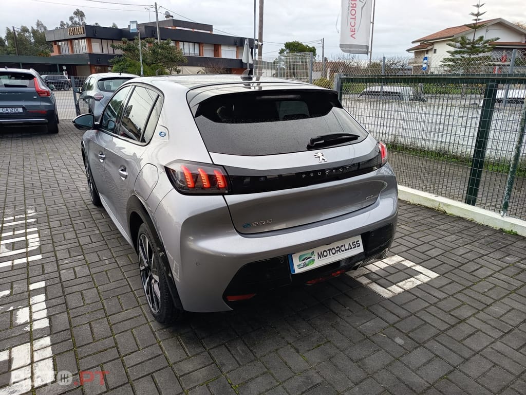 Peugeot E-208 50 kWh GT Pack