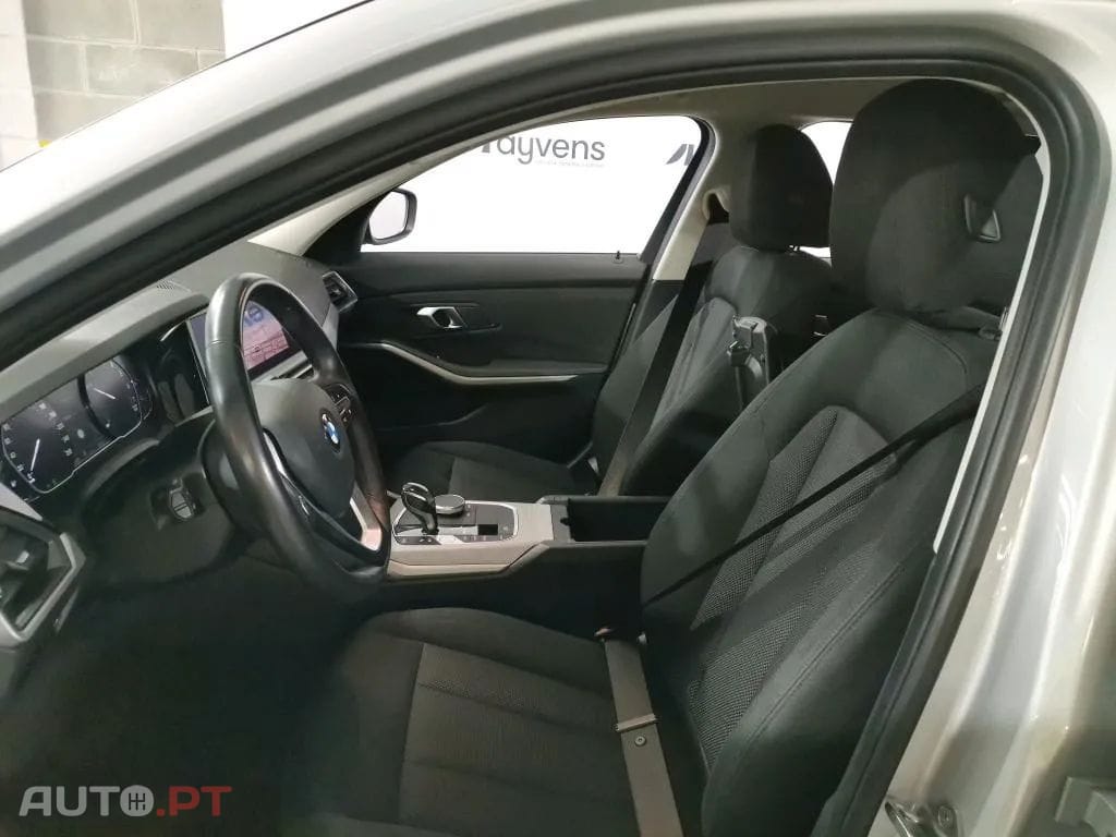 BMW 330 e Touring Corporate Edition Auto