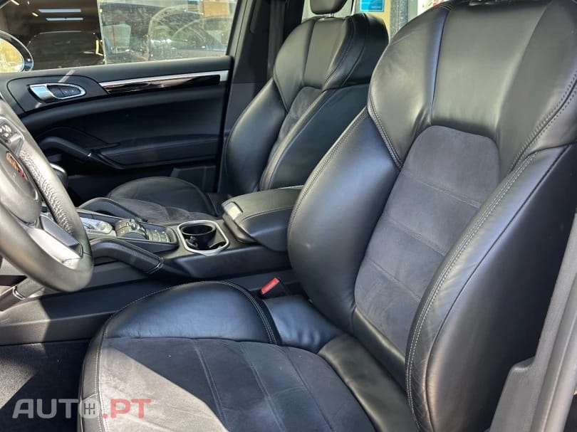 Porsche Cayenne Platinum Edition