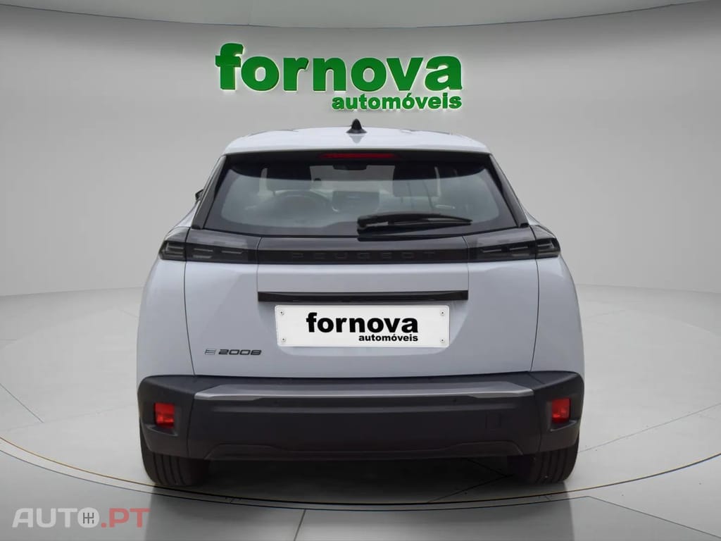 Peugeot E-2008 54 kWh Active EAT8