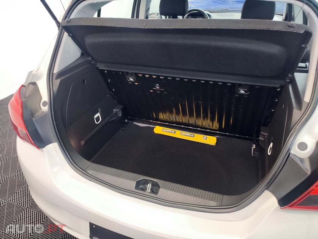 Opel Corsa 1.2 Enjoy