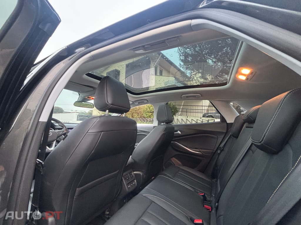 Opel Grandland (X) 1.2 T Design & Tech AT