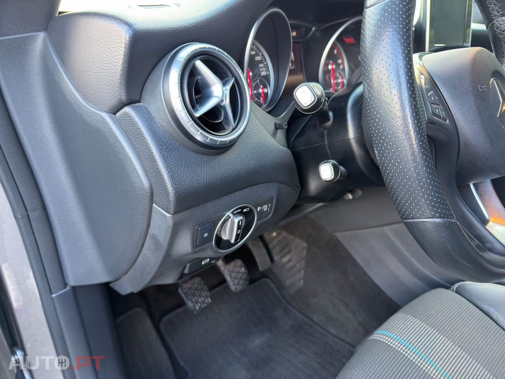 Mercedes-Benz CLA 180 d Urban