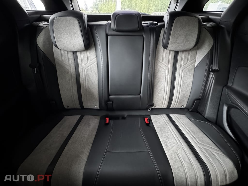 Peugeot 3008 1.6 Hybrid4 GT Pack e-EAT8