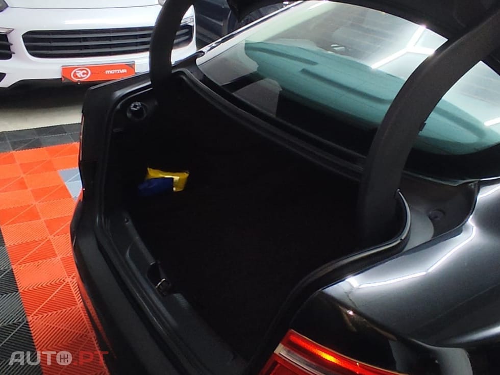 Jaguar XE 2.0 D Prestige