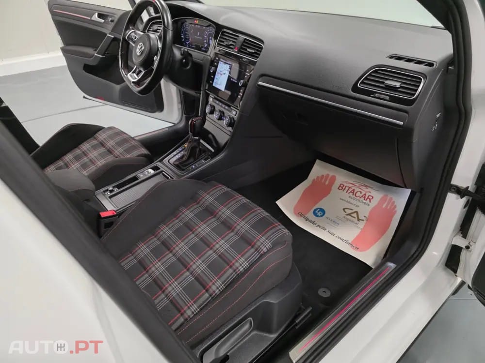 Volkswagen Golf 2.0 TSI GTI DSG Performance