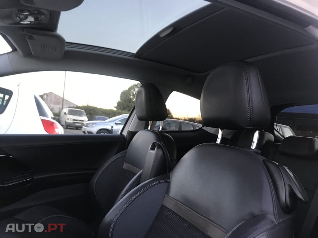 Peugeot 208 1.6 e-HDi Allure