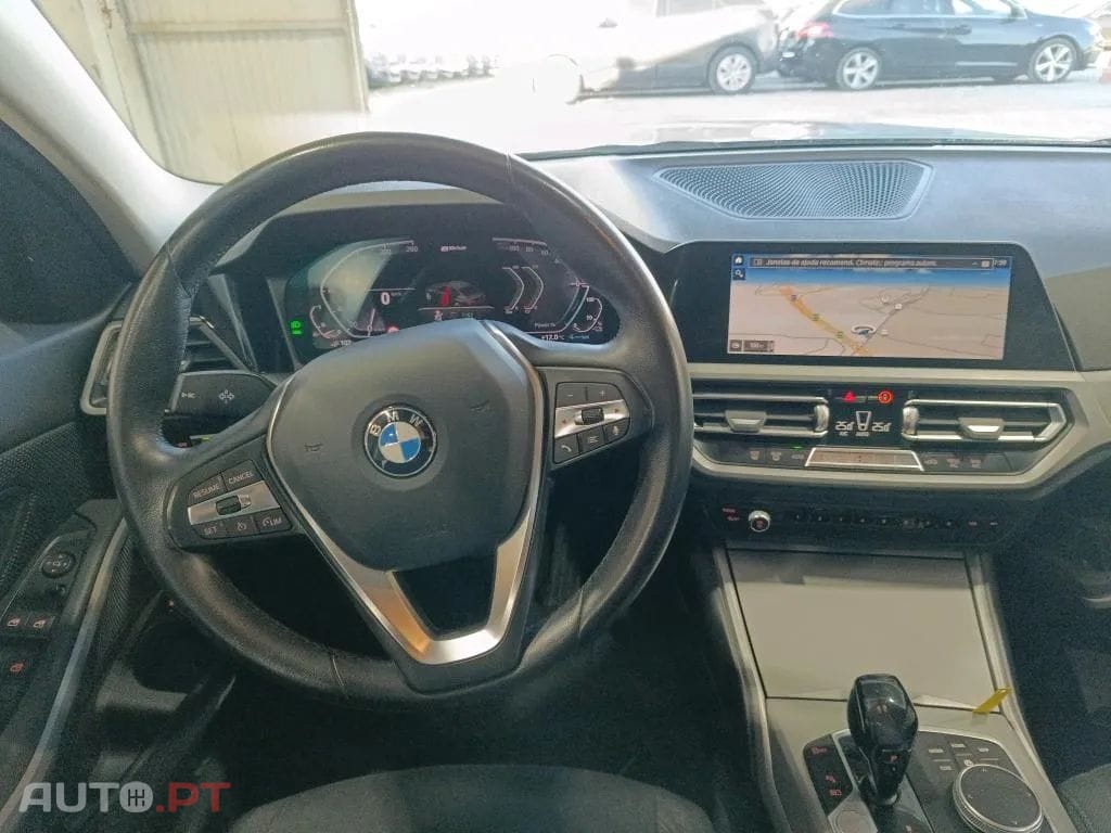 BMW 330 e Auto