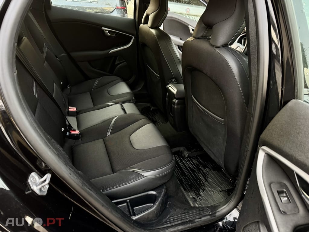 Volvo V40 2.0 D3 Momentum