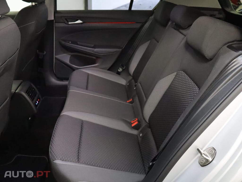 Volkswagen Golf 1.5 eTSI Active DSG