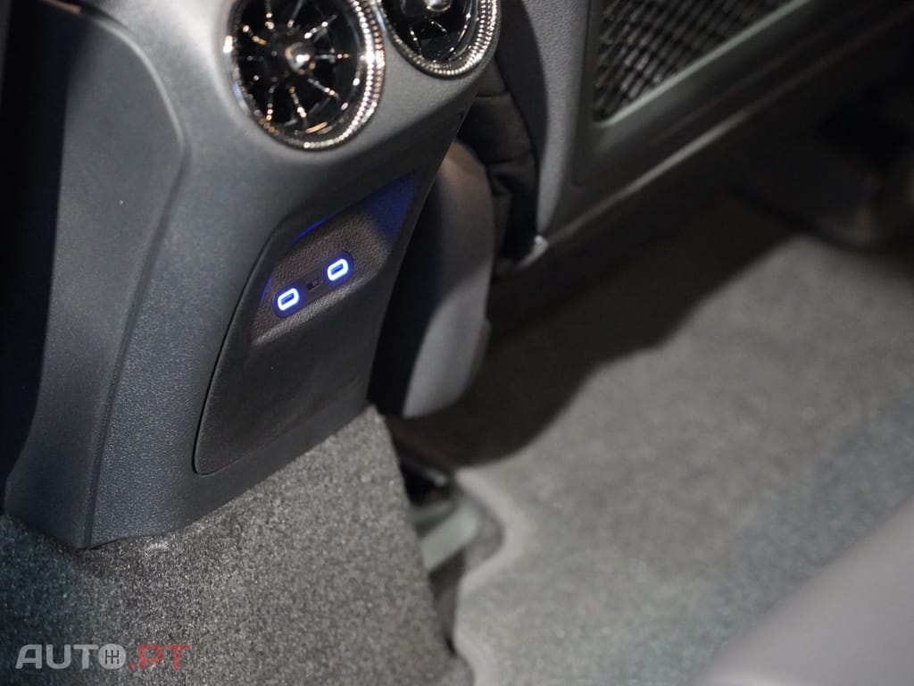 Mercedes-Benz CLA 250 com tecnologia EQ