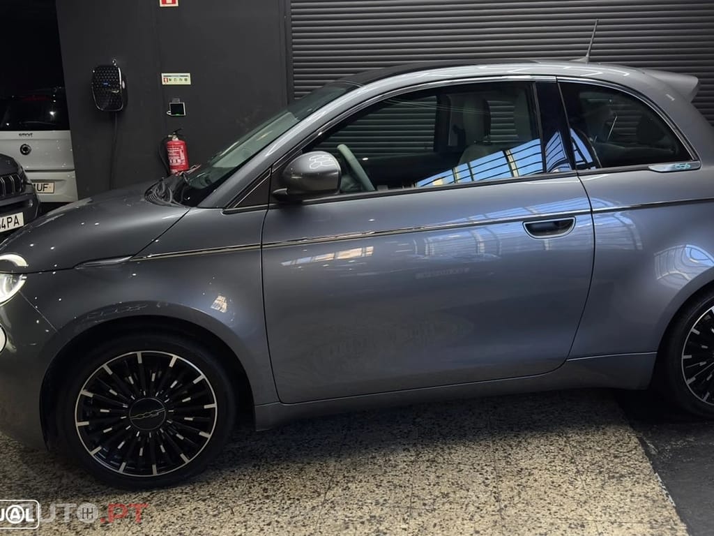Fiat 500e La Prima