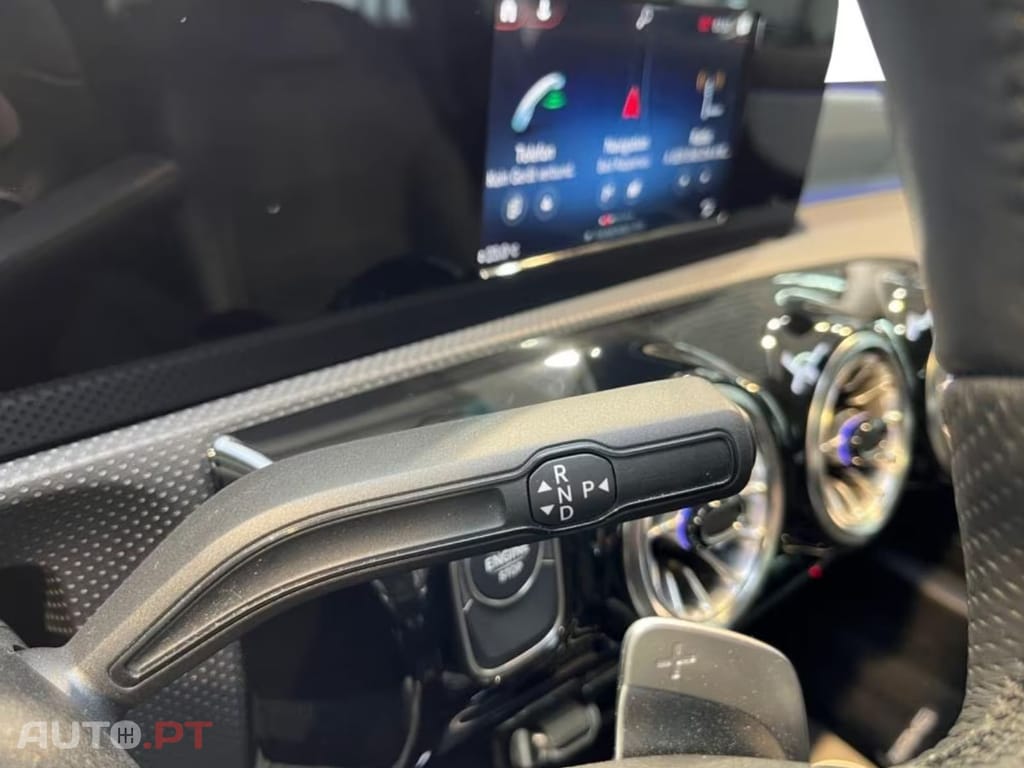 Mercedes-Benz A 250 I.V.A DEDUTIVEL e AMG