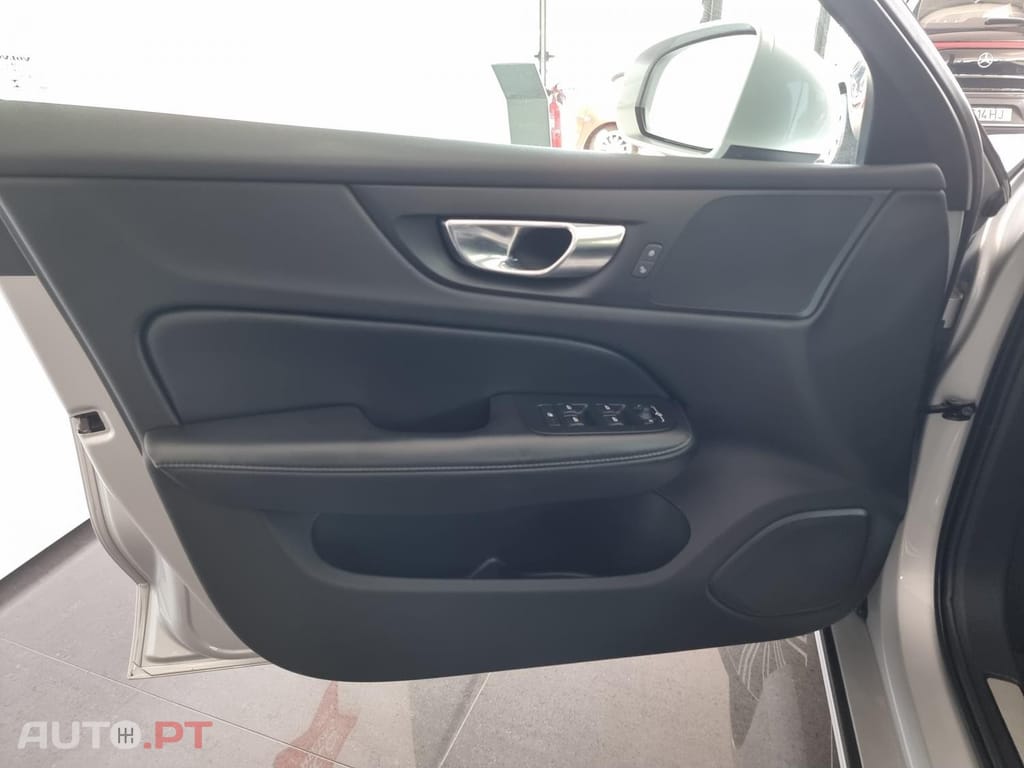 Volvo V60 2.0 T6 AWD TE Inscription Expression — fotografia 24