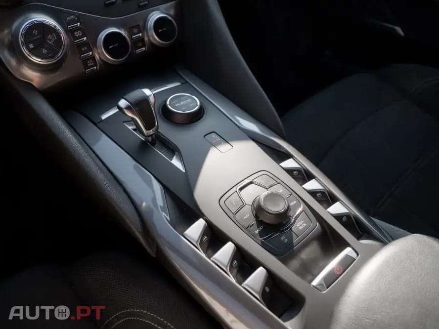 Citroen DS5 2.0 HDi Hy4 So Chic CMP6 102g