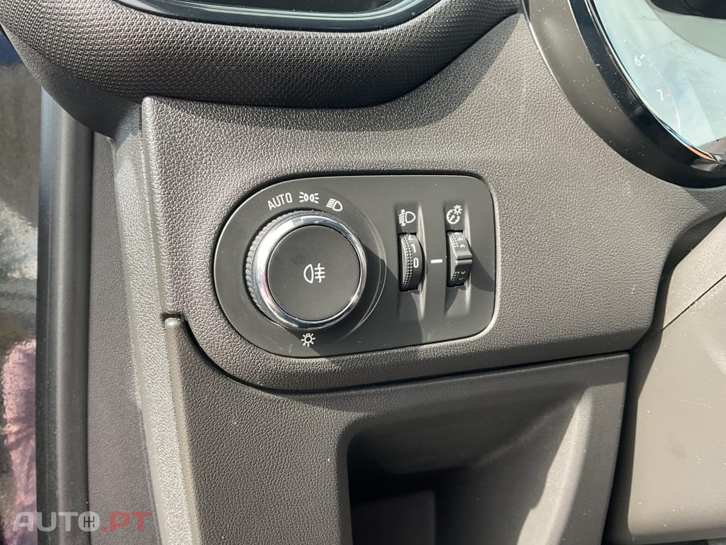 Opel Crossland X 1.2 Business Edition