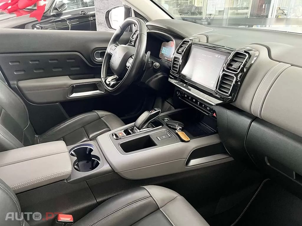 Citroen C5 Aircross 225E HYBRID EAT8 SHINE