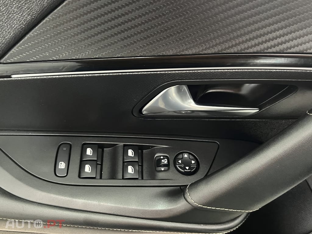 Peugeot 2008 1.2 PureTech GT Line EAT8