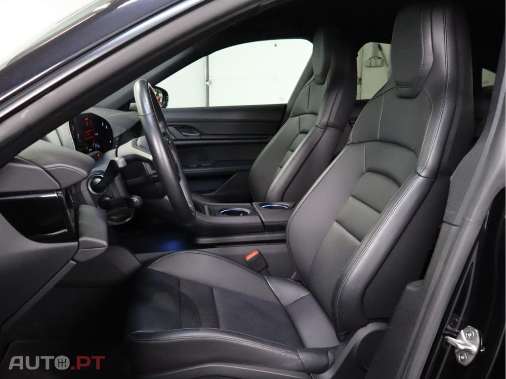 Porsche Taycan Standard