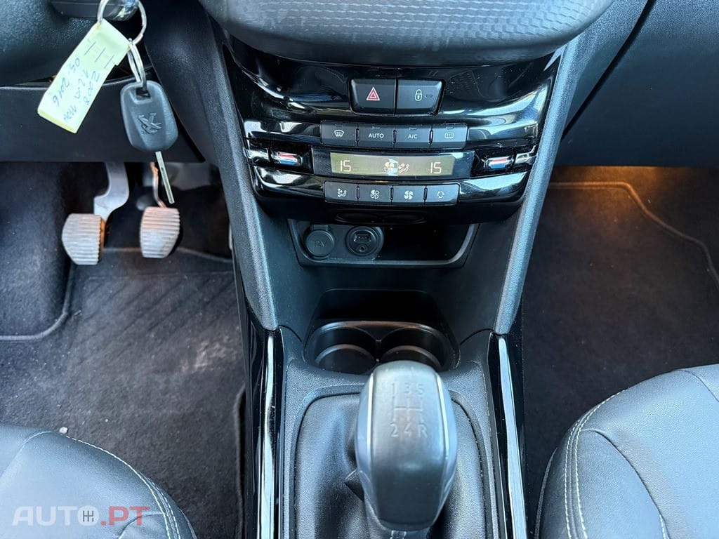Peugeot 2008 1.2 PureTech Allure