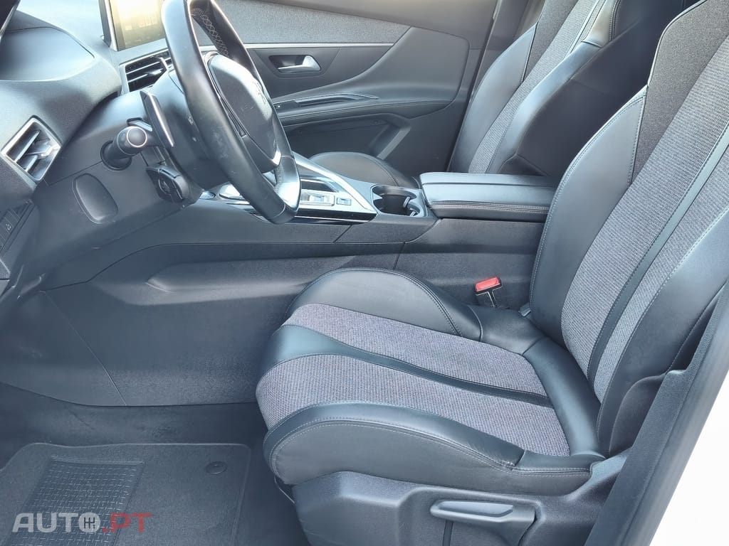 Peugeot 5008 1.2 PureTech Allure Pack EAT8