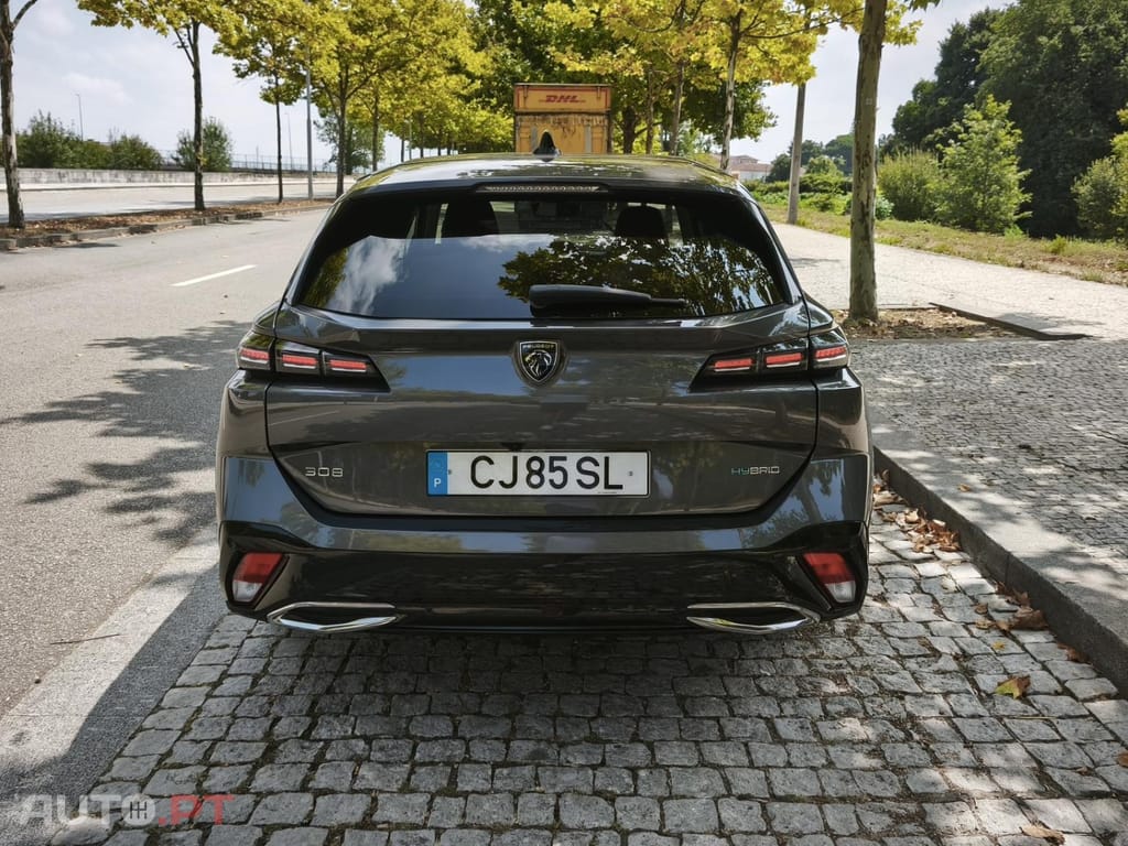 Peugeot 308 1.6 Hybrid Allure Pack e-EAT8 — fotografia 3
