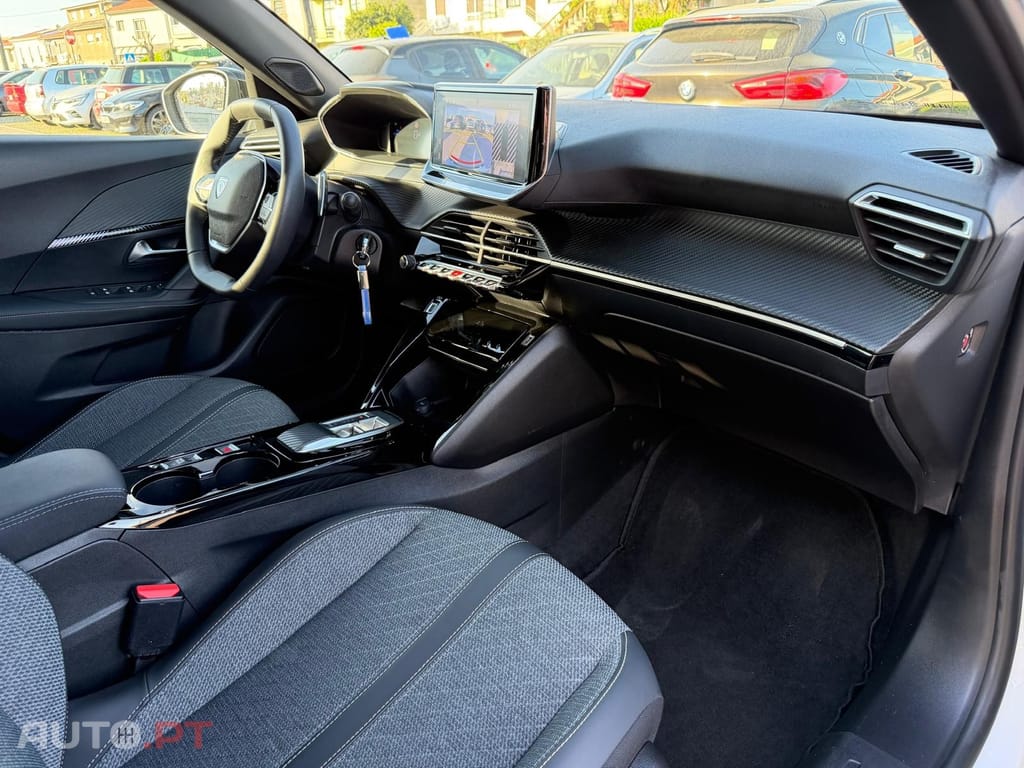 Peugeot 2008 1.2 Hybrid Allure e-DCS6