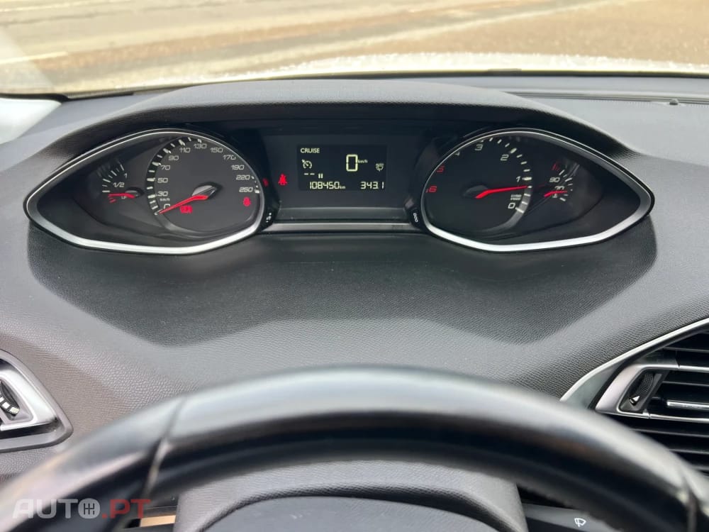 Peugeot 308 1.5 BlueHDi Business Line