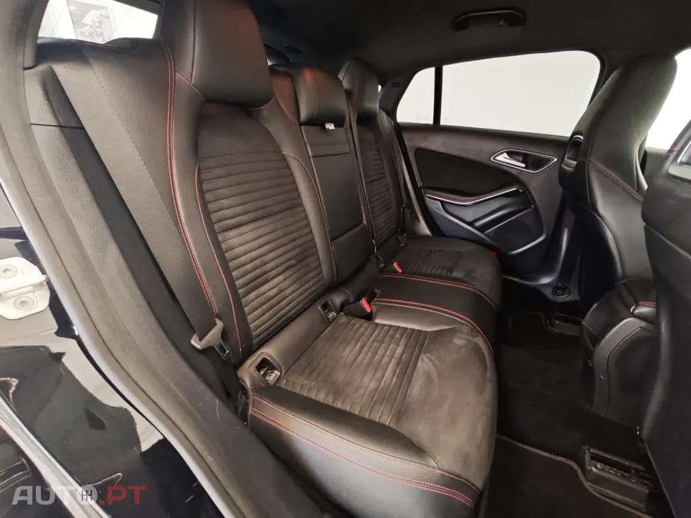 Mercedes-Benz CLA 180 7G-DCT AMG Line