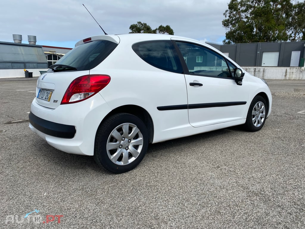 Peugeot 207 1.4 HDi