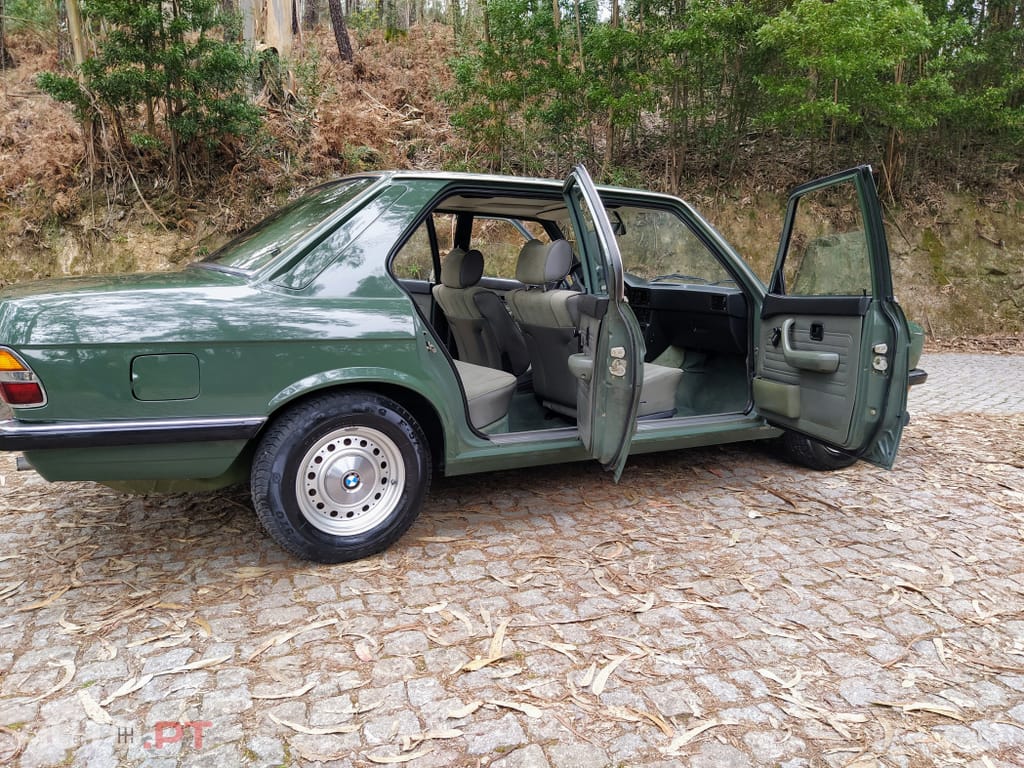 BMW 520 i E28