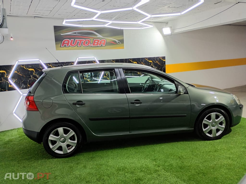 Volkswagen Golf 1.9 TDi 6V Confortline