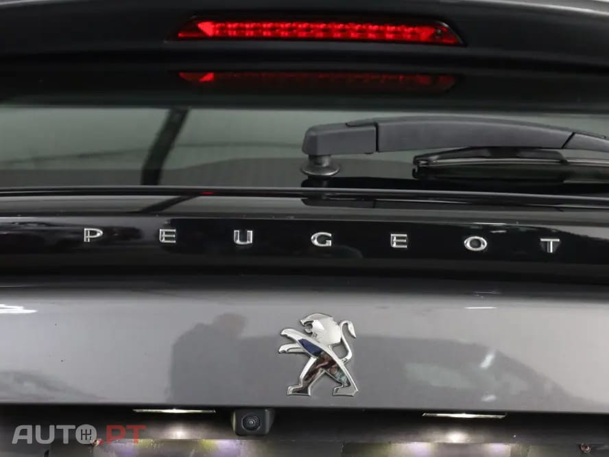 Peugeot 2008 Active Pack EAT8