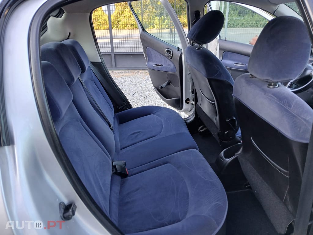 Peugeot 206 1.0 XR
