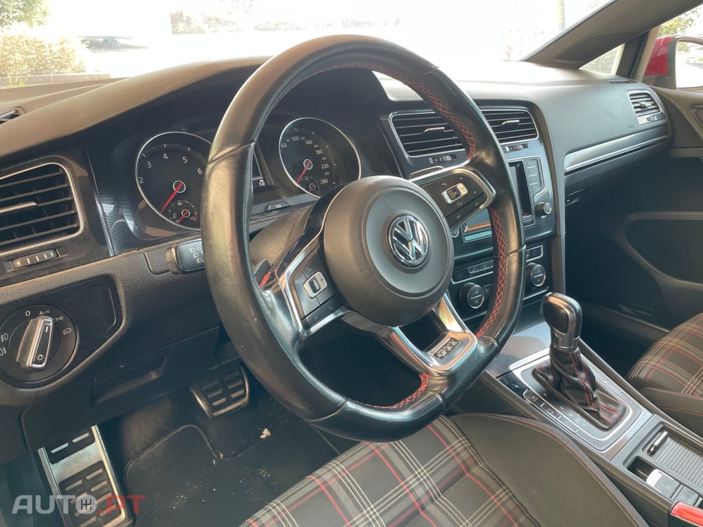 Volkswagen Golf 2.0 TSi GTi DSG Performance