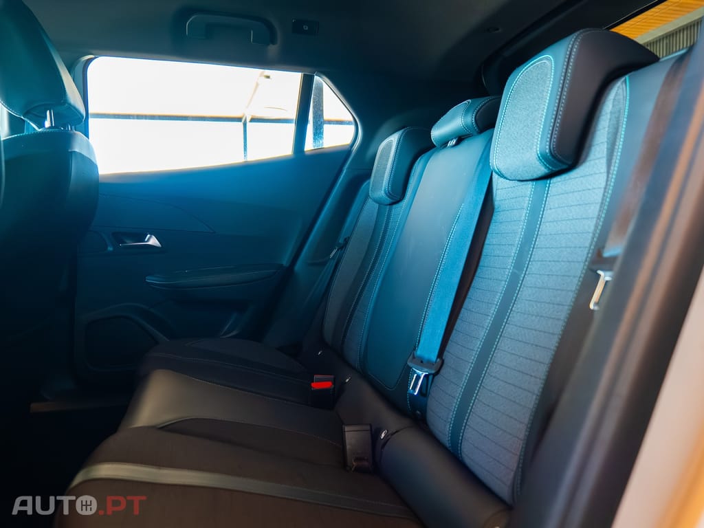 Peugeot 2008 1.2 PureTech Allure Pack EAT8