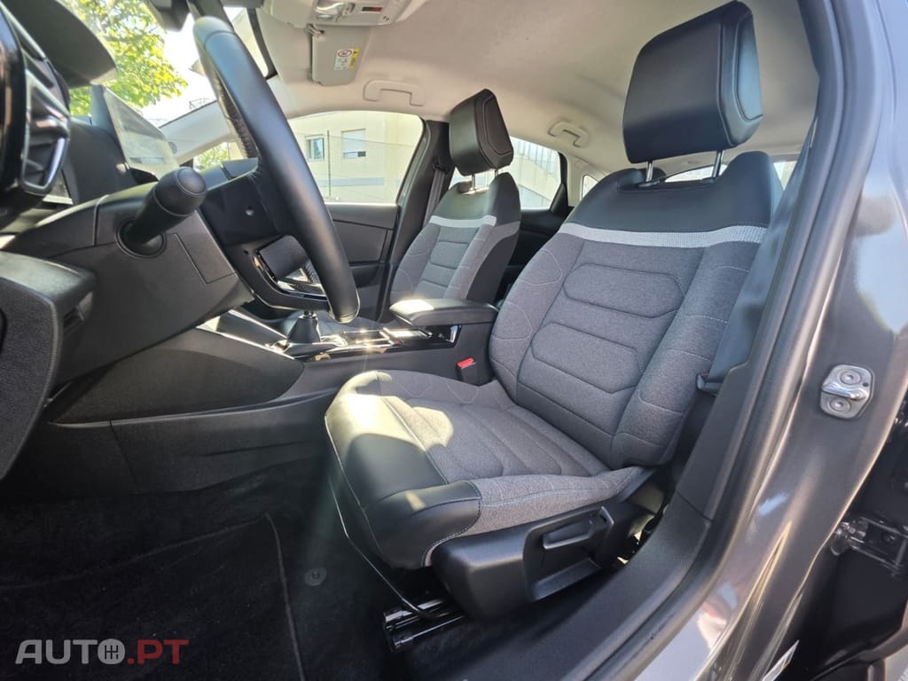 Citroen C4 1.2 PureTech Max EAT8
