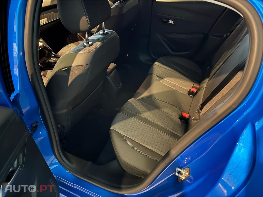 Peugeot E-208 50 kWh Active Pack